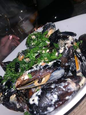 Мідії в мушлях